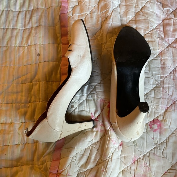 Vintage White Size 7.5 3” Heels - Picture 3 of 5